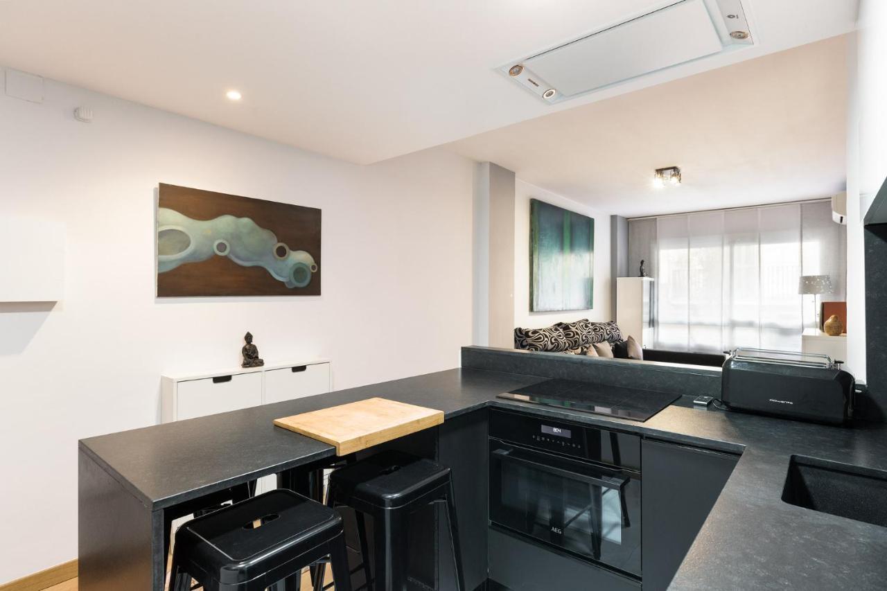 Stay U-Nique Apartments Radas II Барселона Екстериор снимка