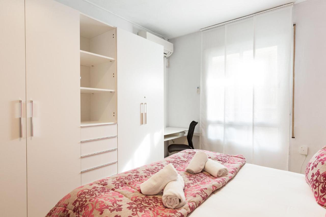 Stay U-Nique Apartments Radas II Барселона Екстериор снимка